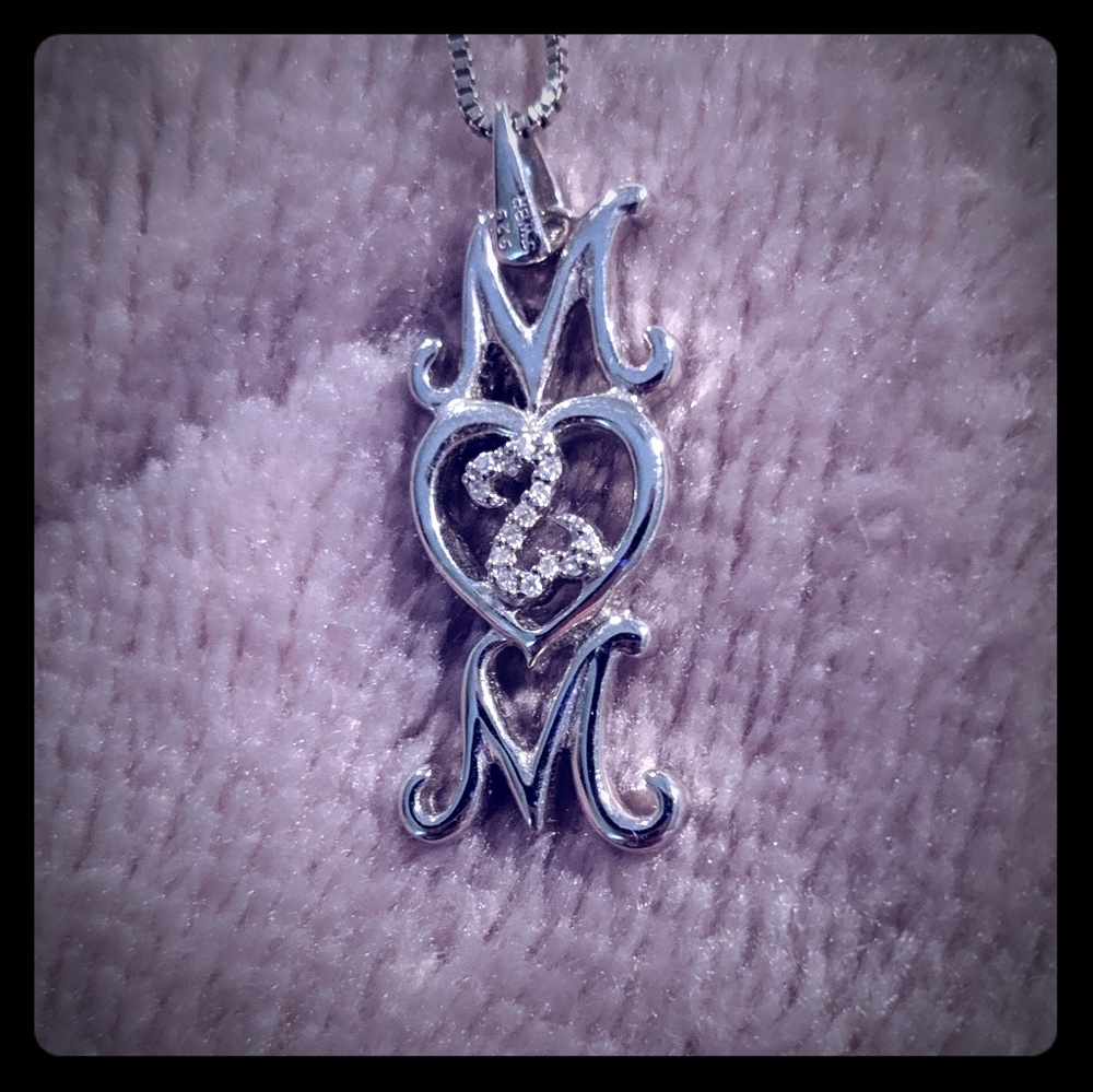 Open hearts collection mom necklace